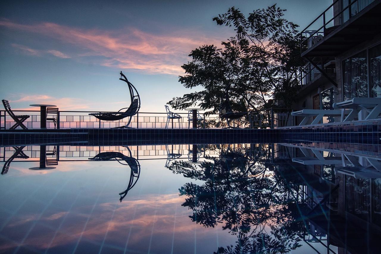 The Resort Angel Hill Ban Khanan Chit Exteriör bild